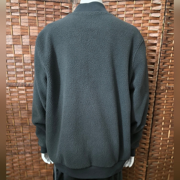 Champion Sherpa Jacket - Picture 3 of 13